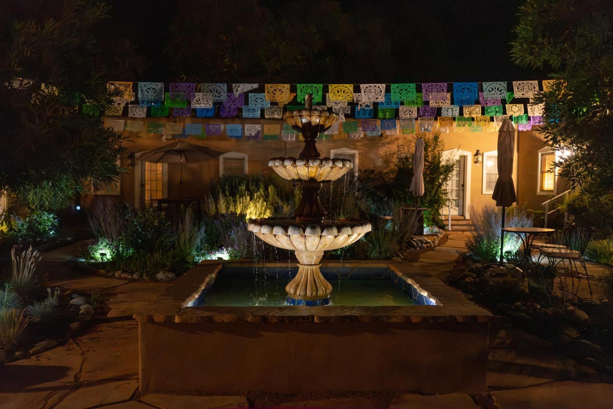 Dos Hermanas Casita 1 Downtown Courtyard Санта-Фе Экстерьер фото