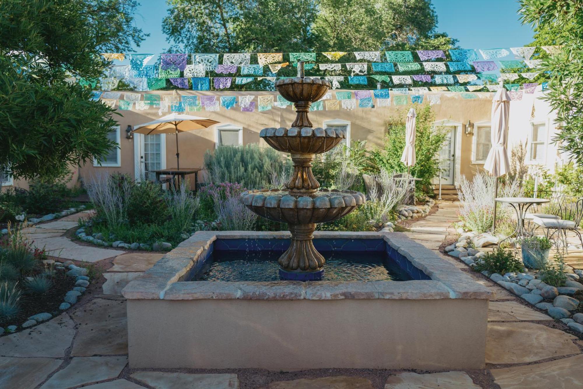 Dos Hermanas Casita 1 Downtown Courtyard Санта-Фе Экстерьер фото